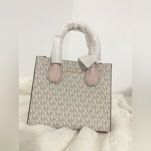 Michael Kors Mercer Medium Leather Blush Pink Crossbody Bag